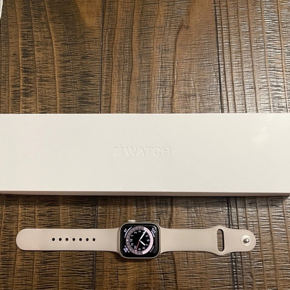 Apple Watch Series 7 GPS 41mm, Starlight - Picture 7 of 8